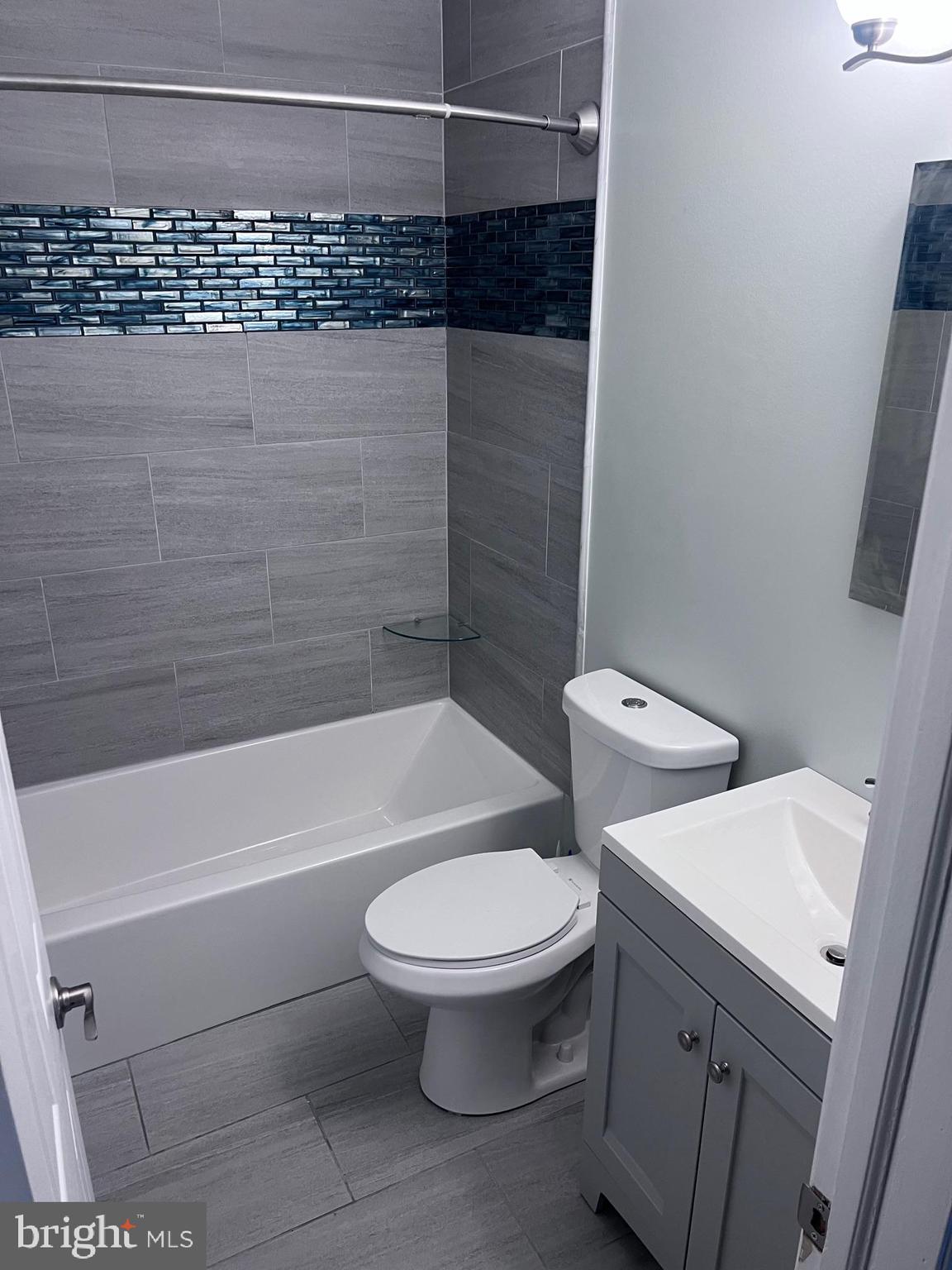 28 E 11TH AVENUE