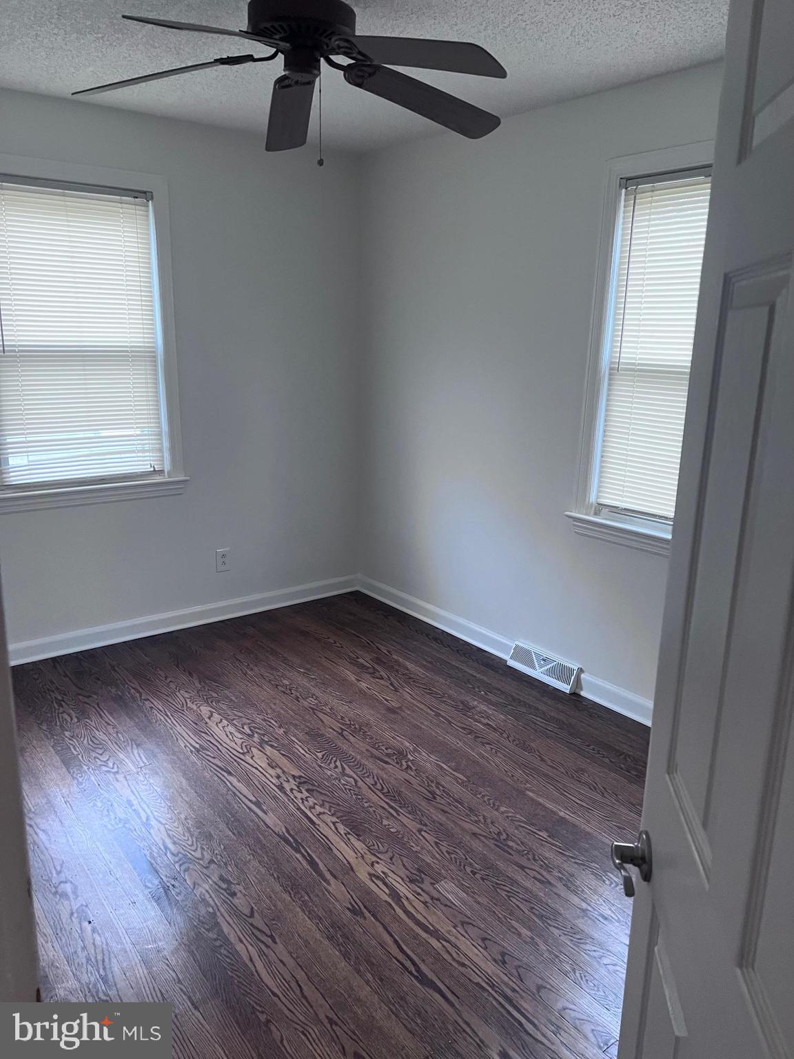 28 E 11TH AVENUE