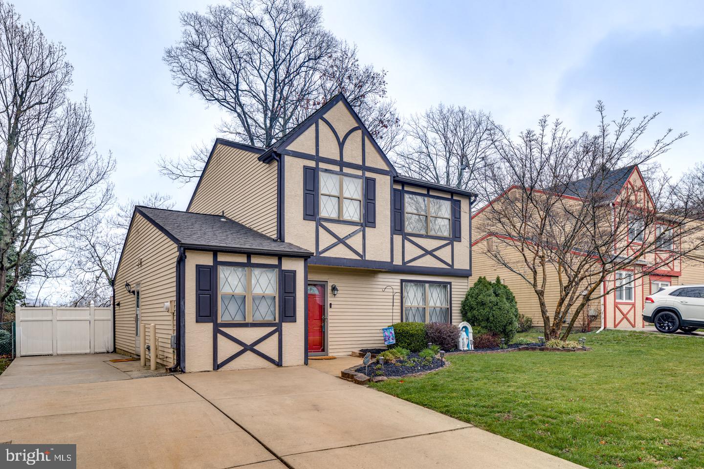 3420 Buckingham Ln