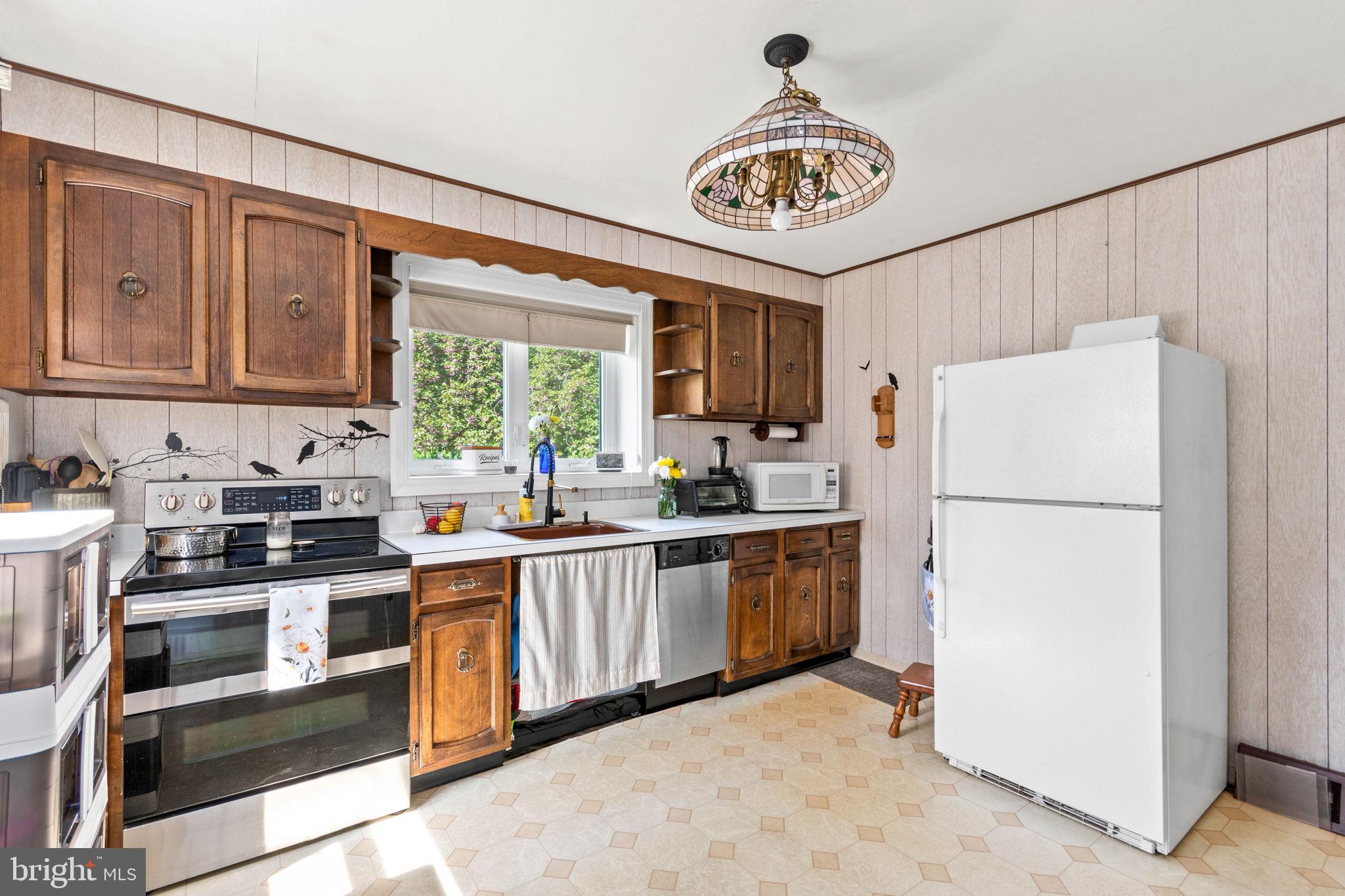 482 3RD STREET