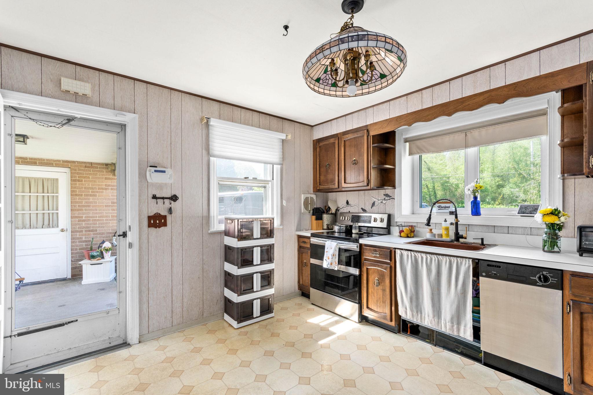 482 3RD STREET