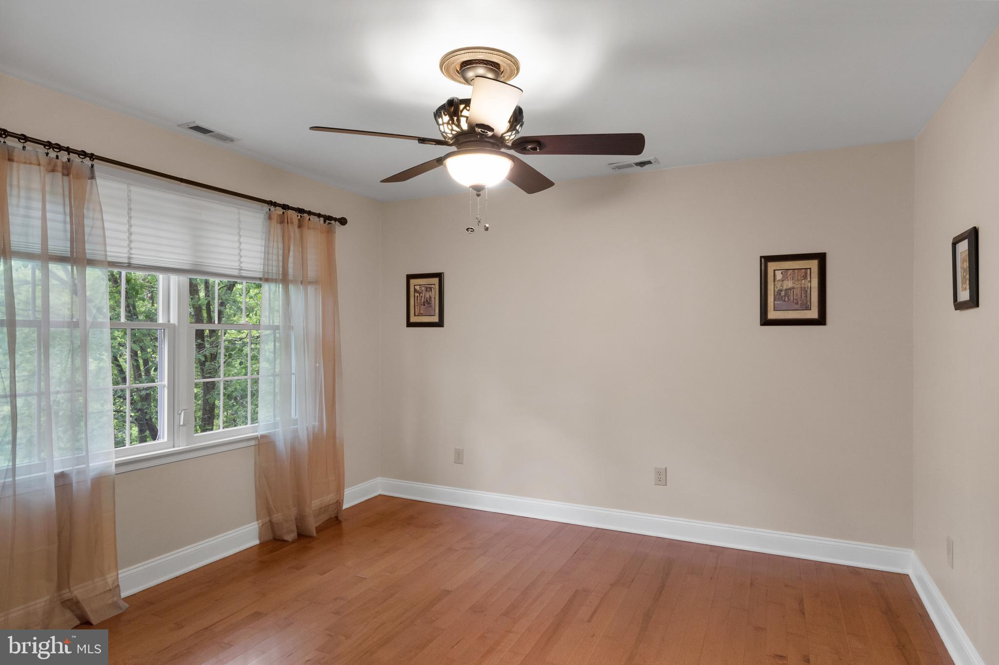 10 Winterberry Ln