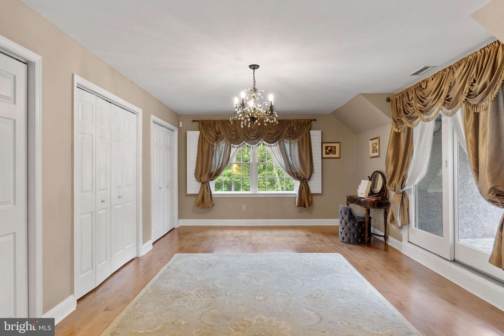 10 Winterberry Ln
