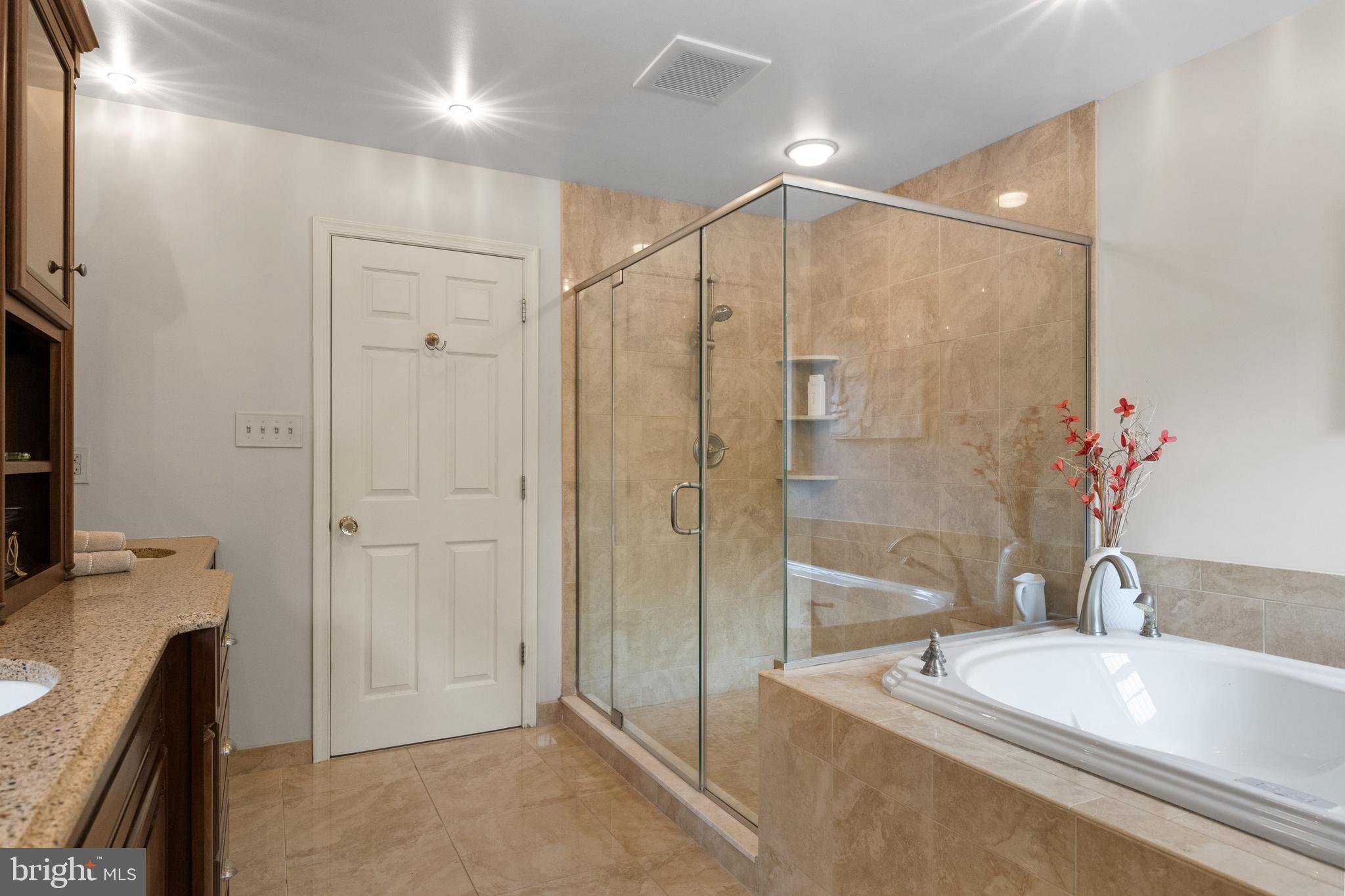 10 Winterberry Ln