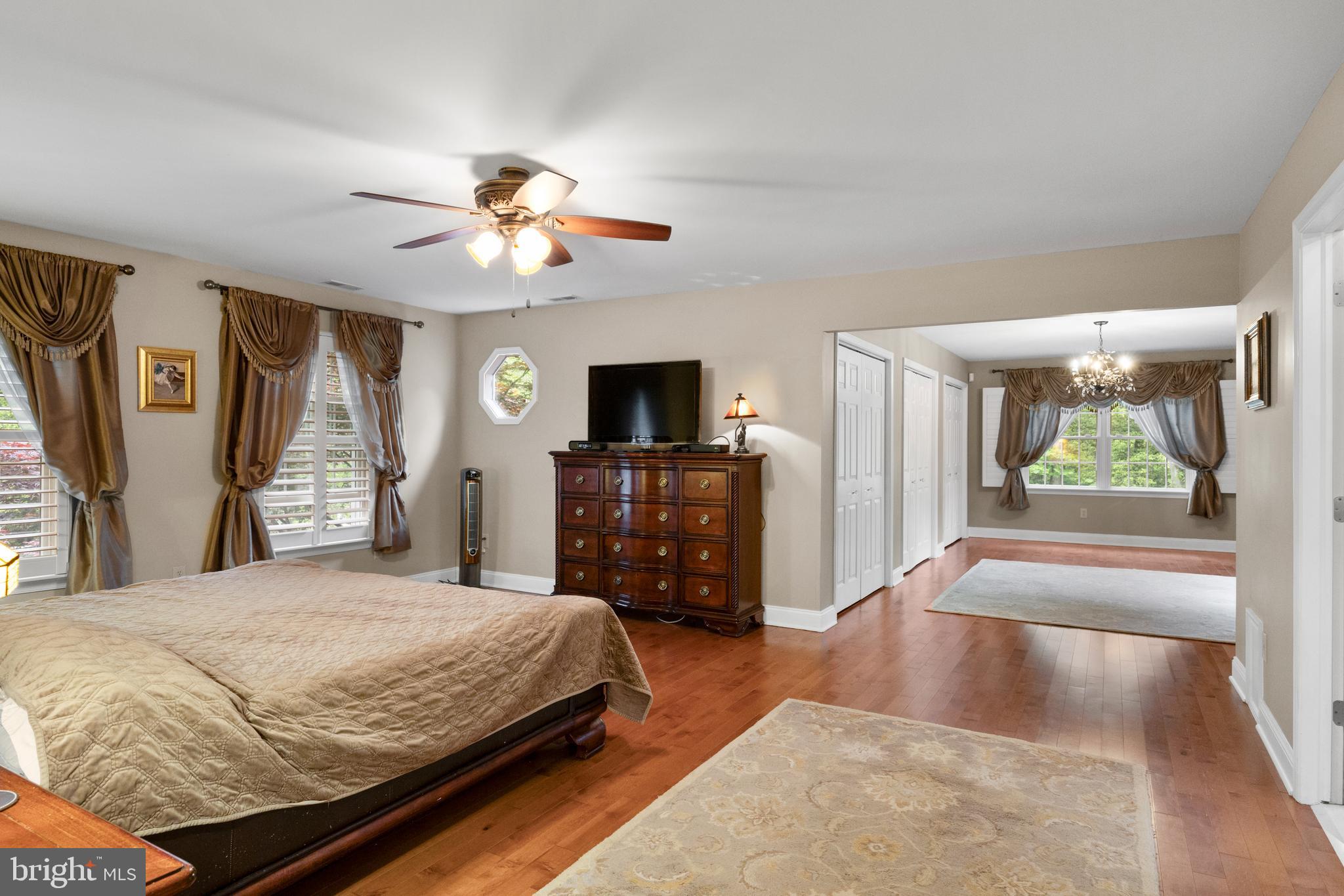10 Winterberry Ln