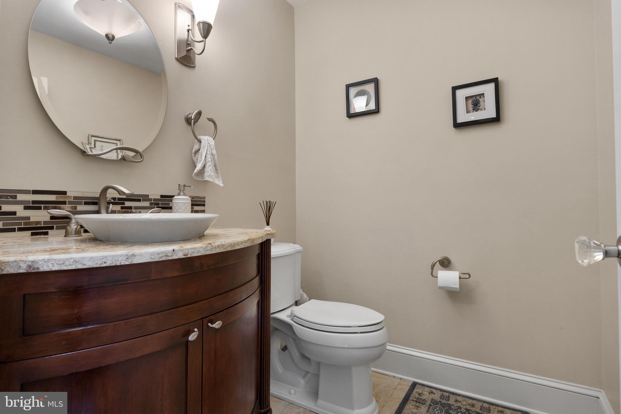 10 Winterberry Ln