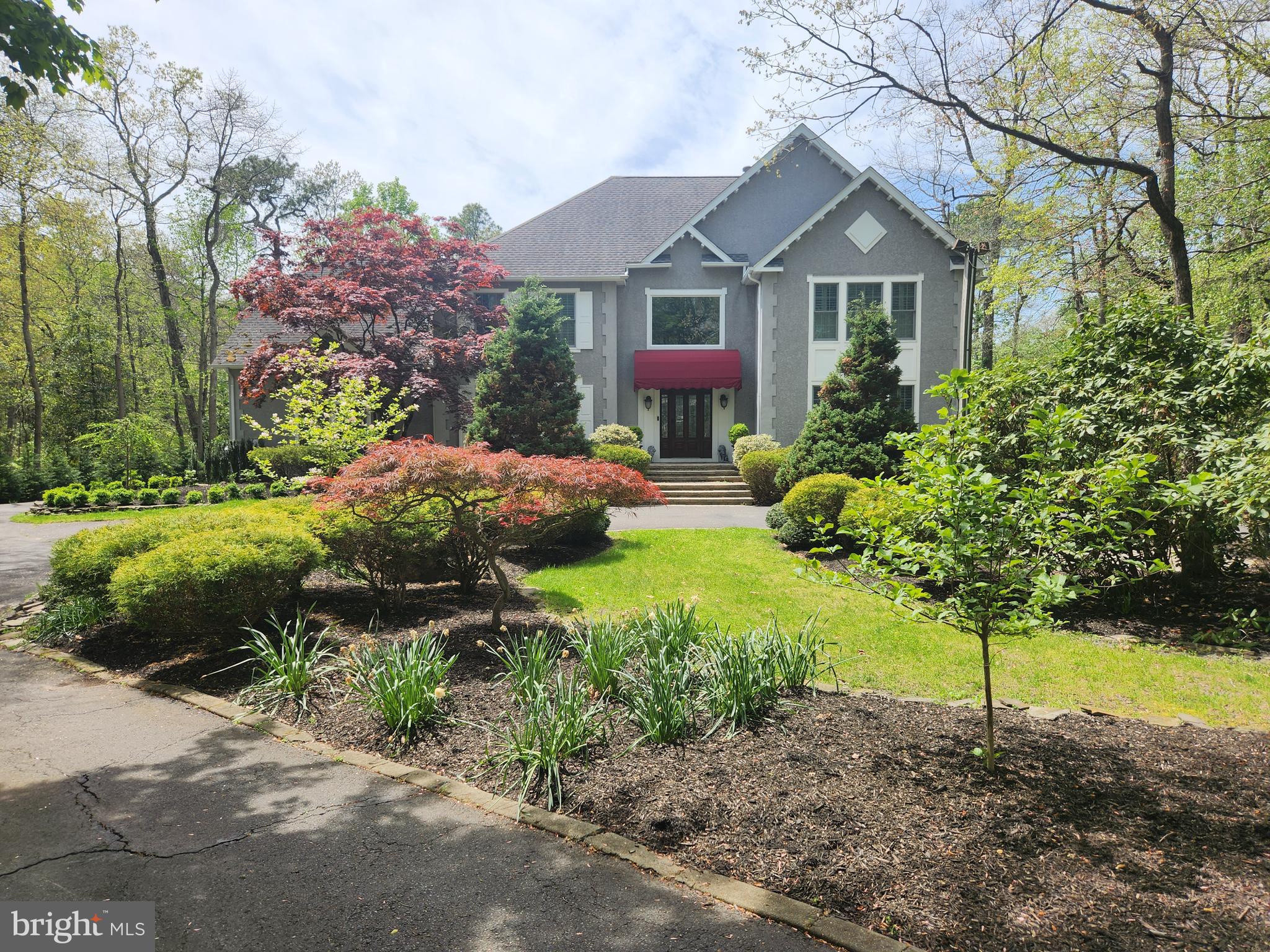 10 Winterberry Ln