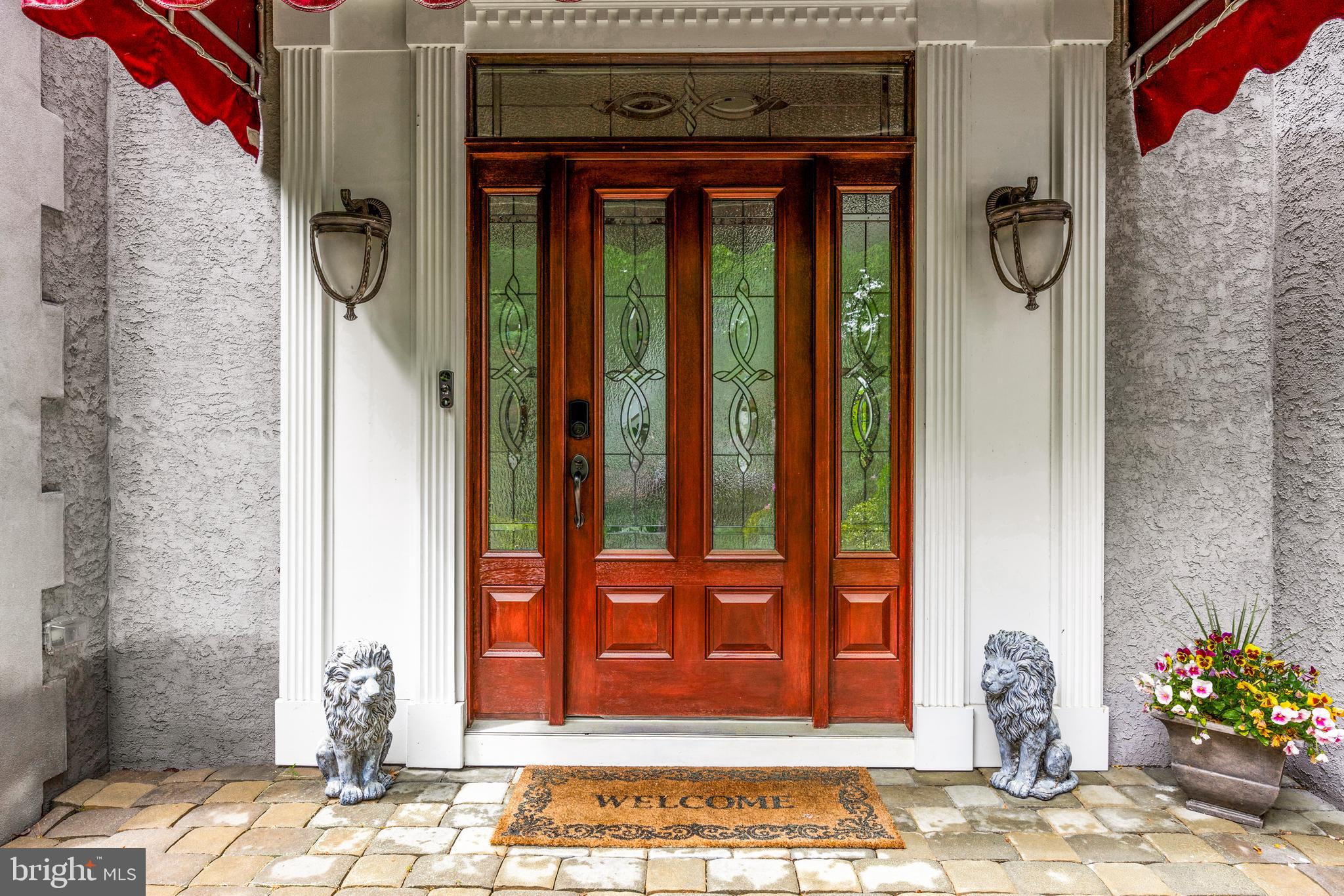 10 Winterberry Ln