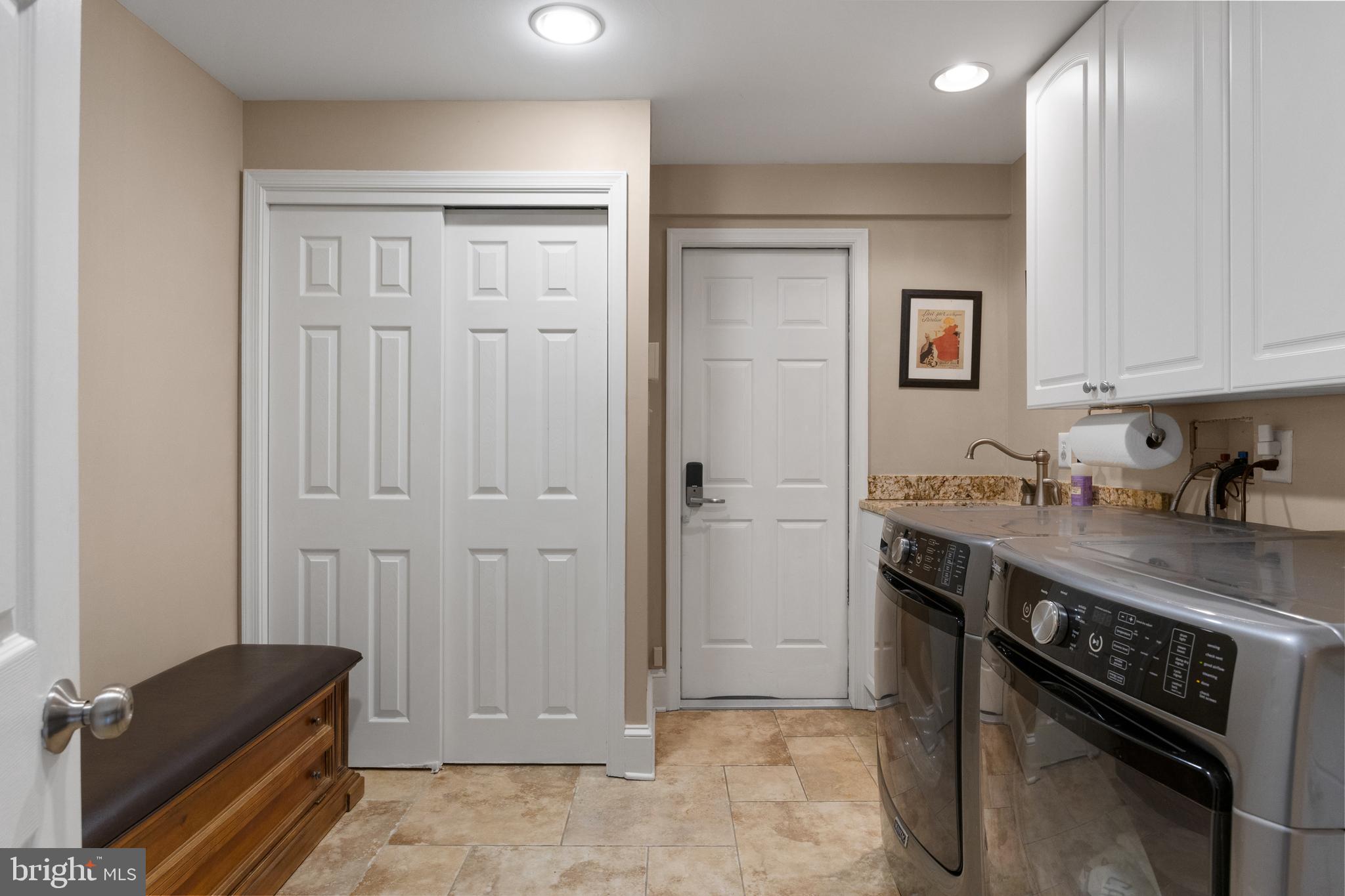 10 Winterberry Ln