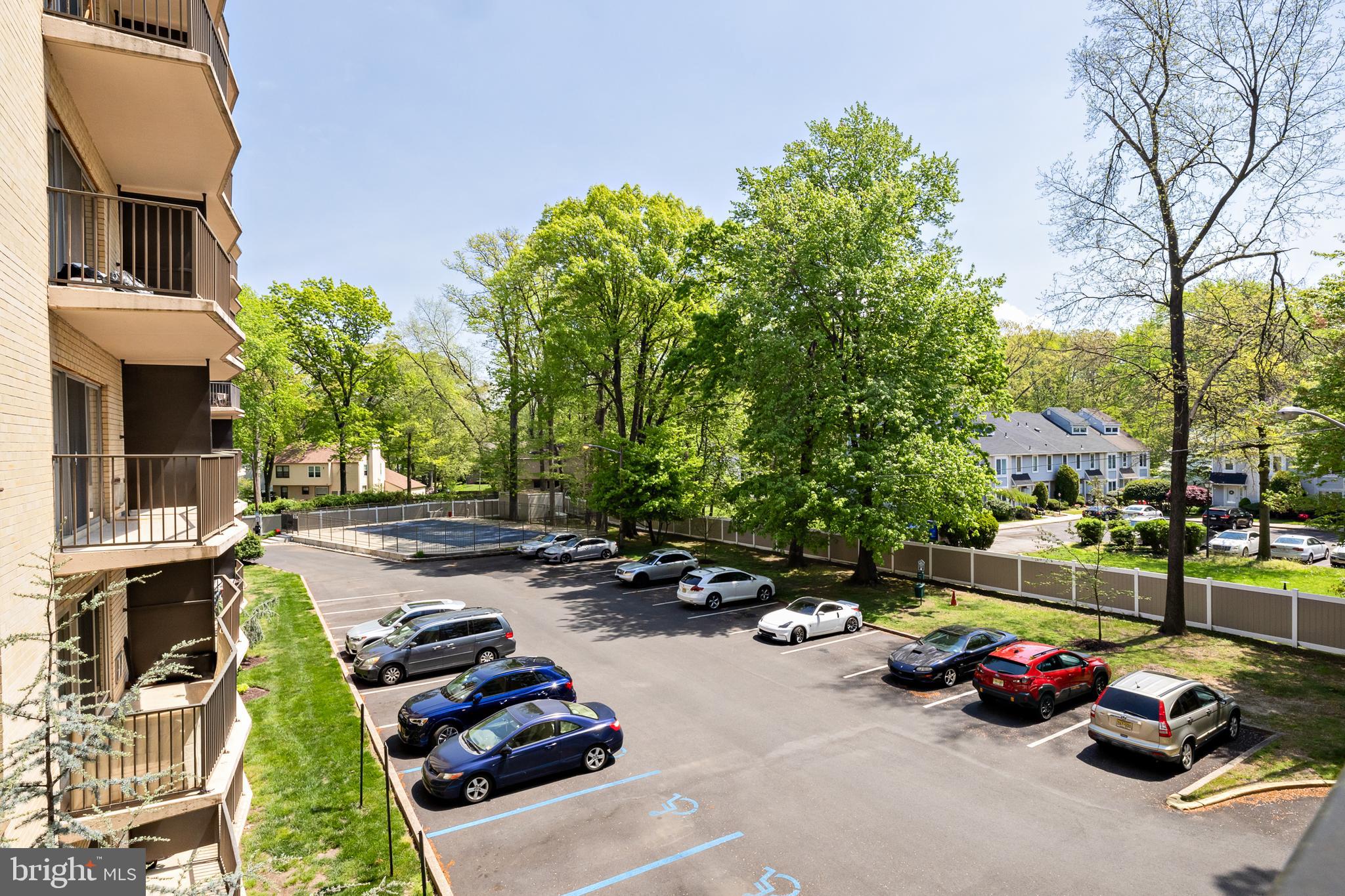 305 CHESTNUT PLACE 305