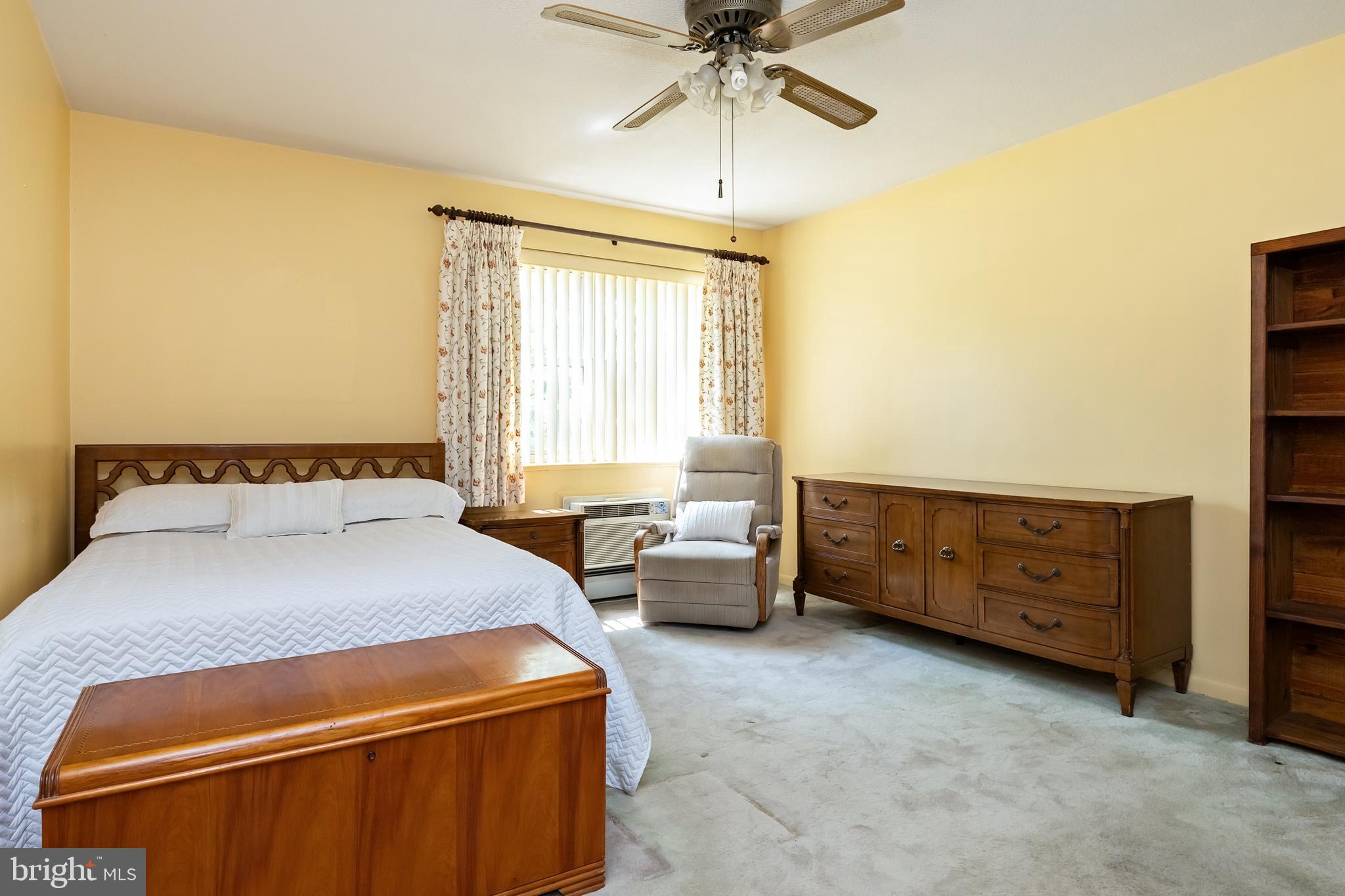 305 CHESTNUT PLACE 305