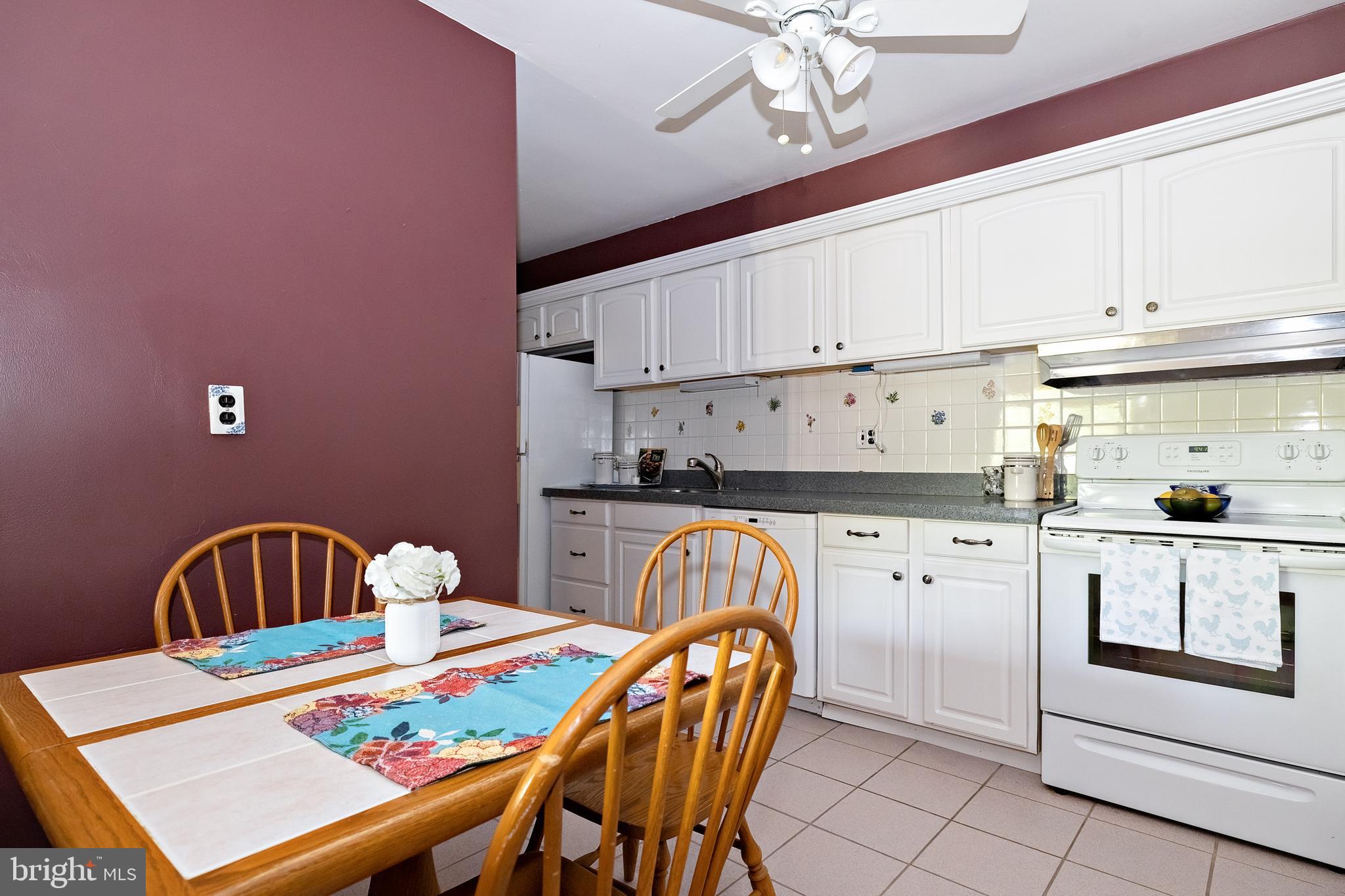 305 CHESTNUT PLACE 305