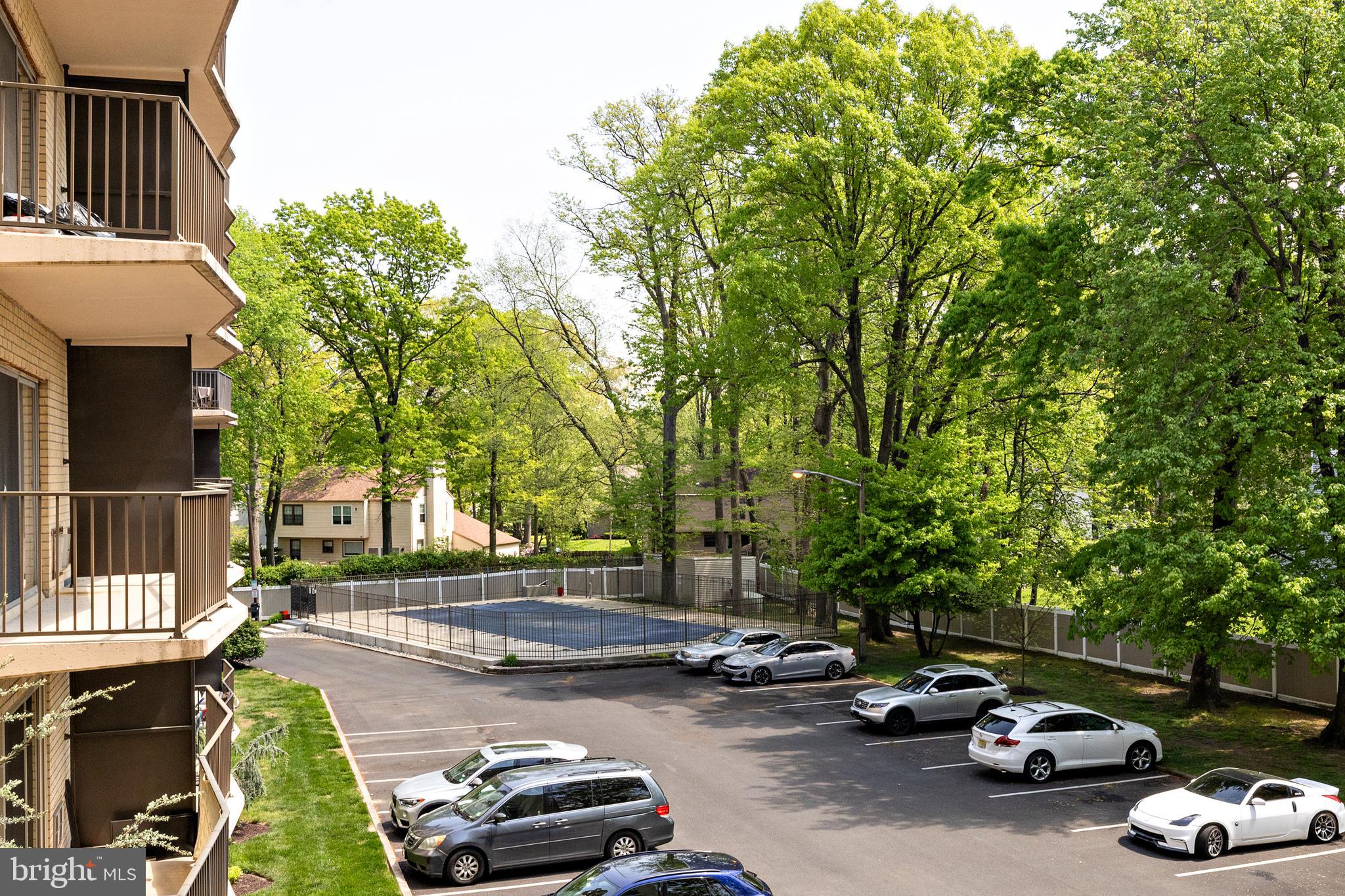 305 CHESTNUT PLACE 305