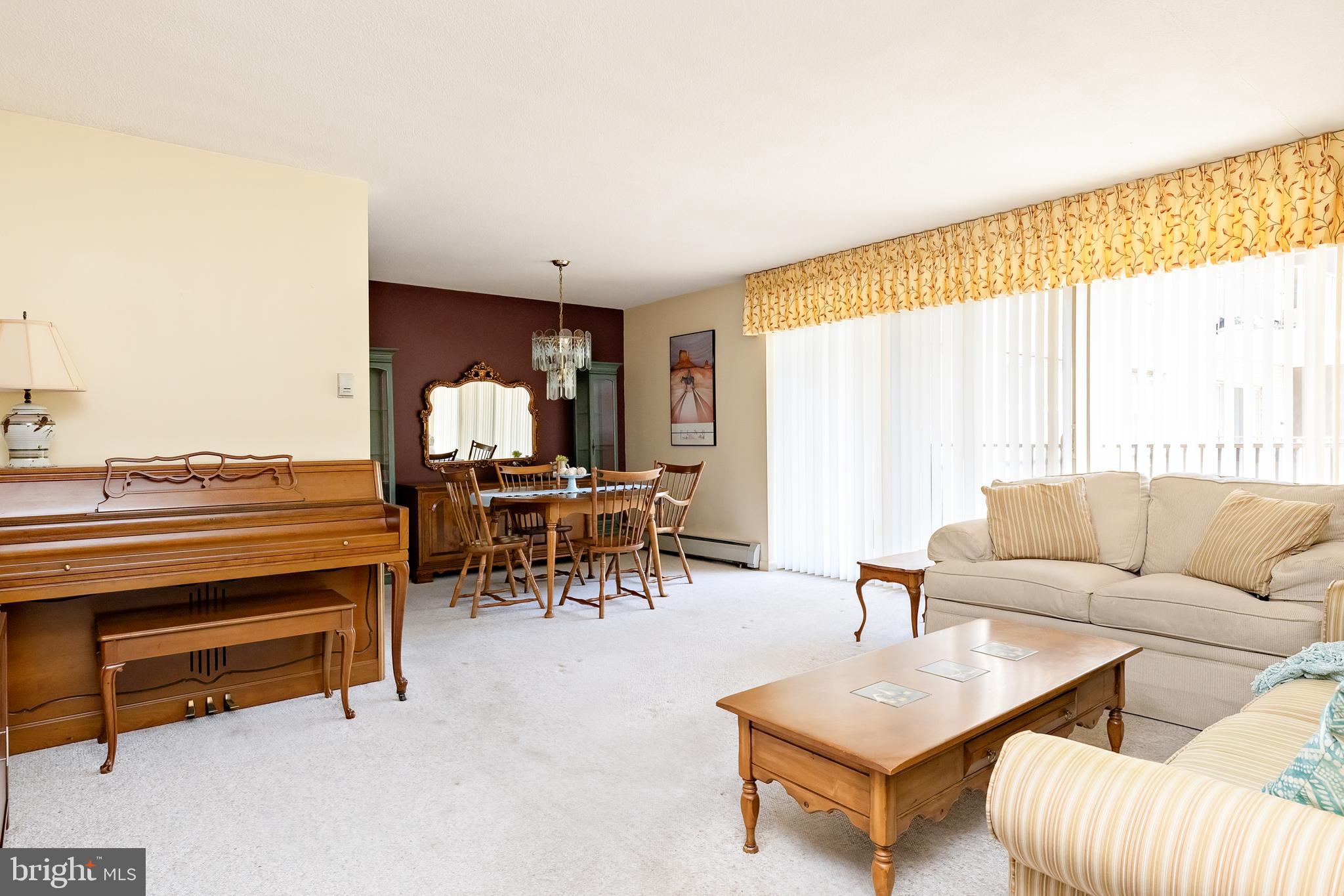 305 CHESTNUT PLACE 305