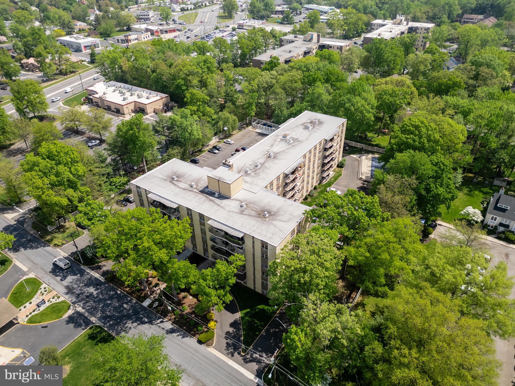 305 CHESTNUT PLACE 305
