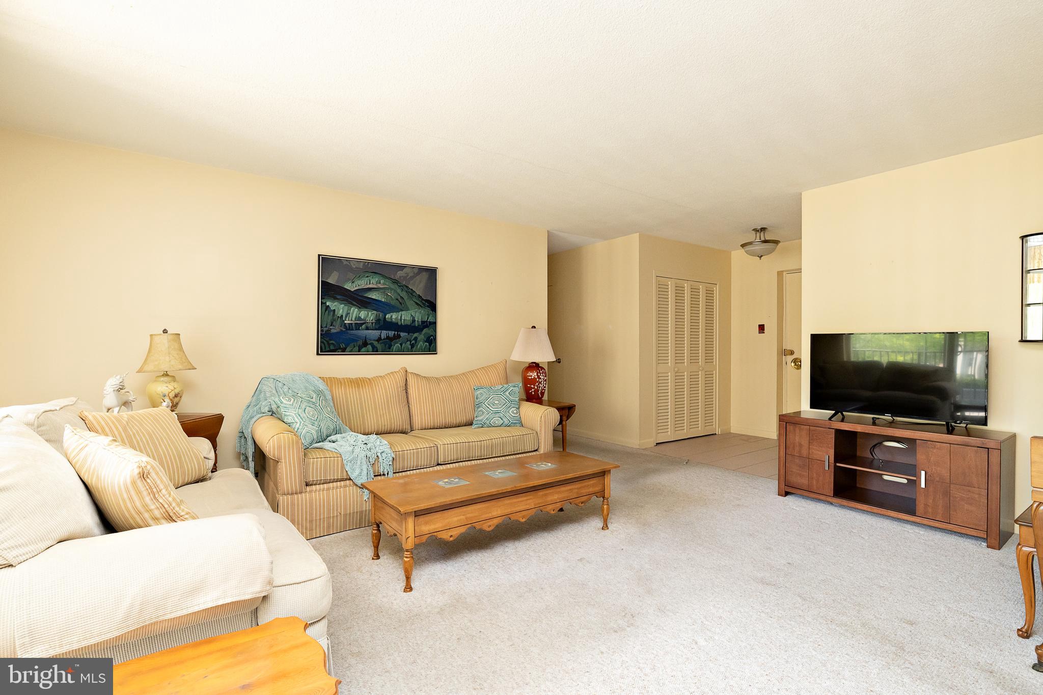 305 CHESTNUT PLACE 305