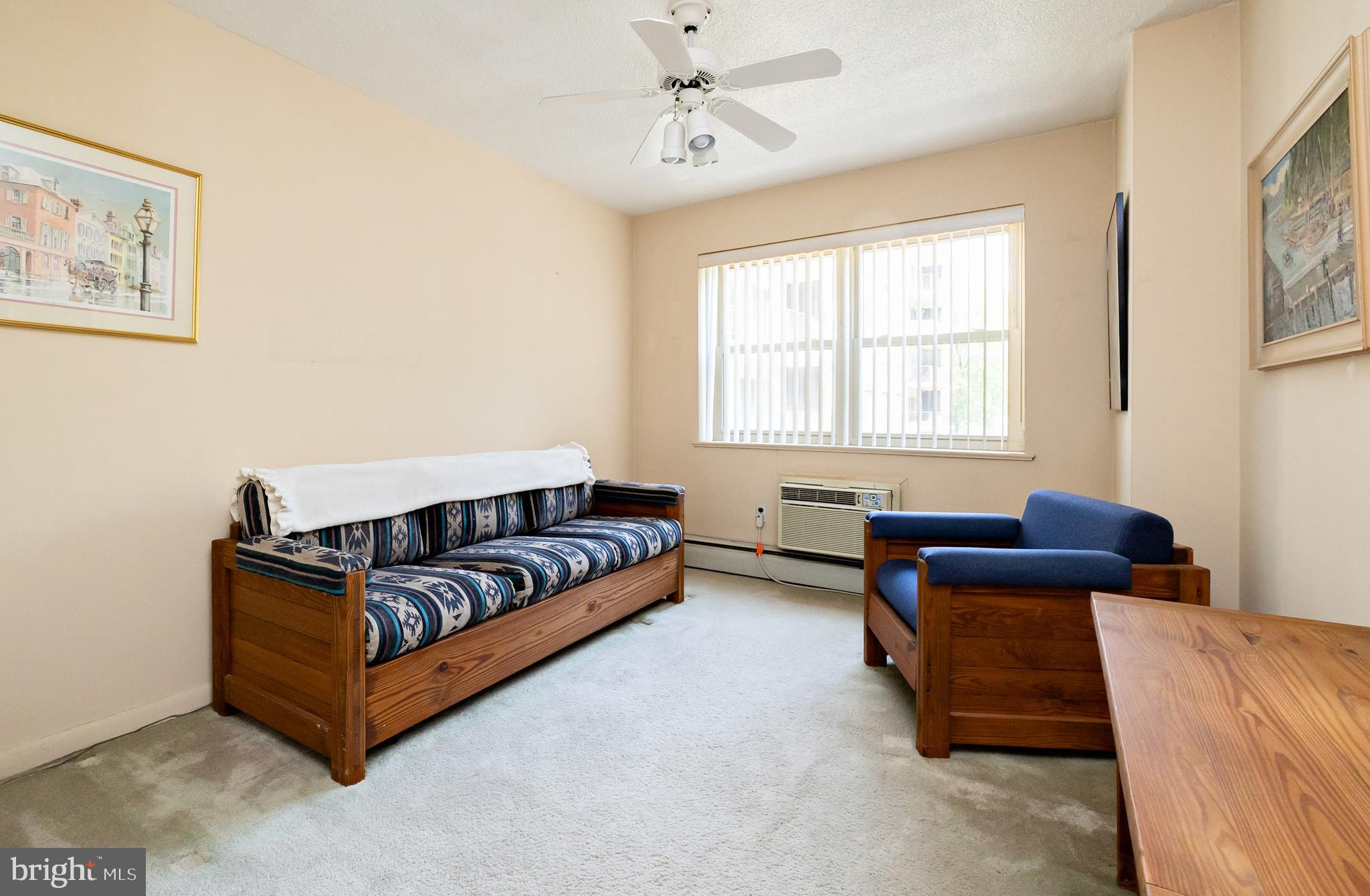 305 CHESTNUT PLACE 305