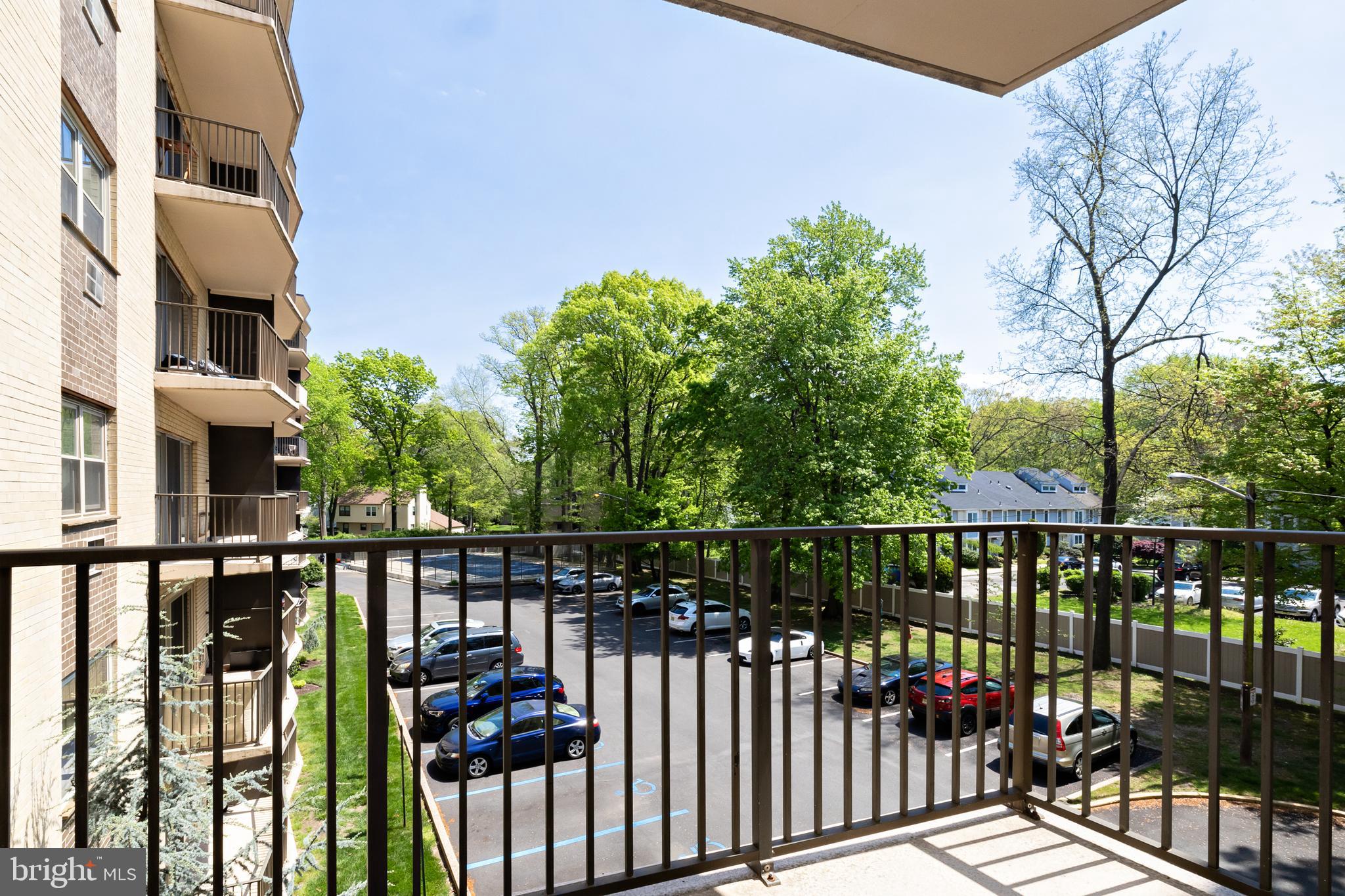 305 CHESTNUT PLACE 305