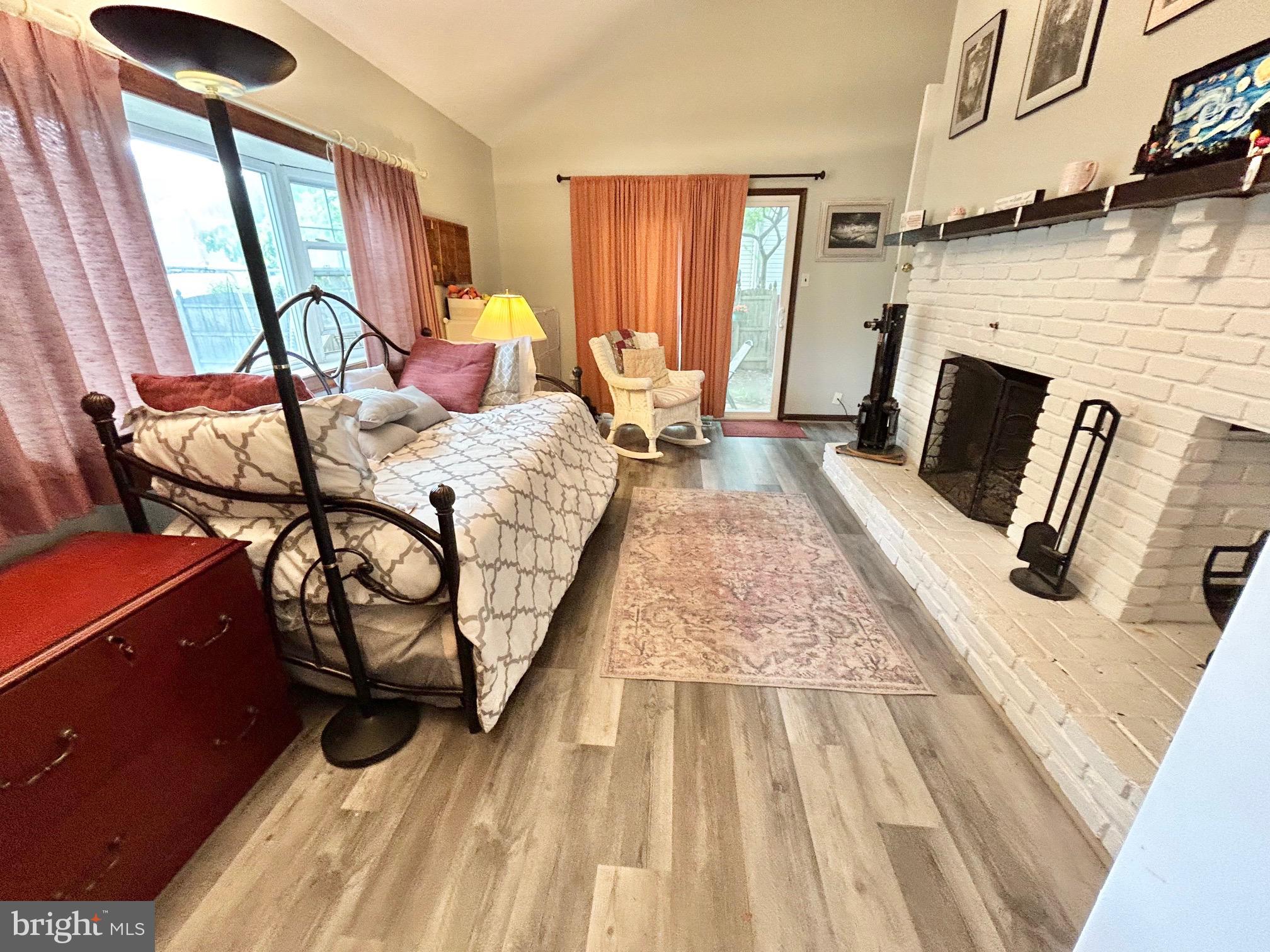 1 Lexington Way