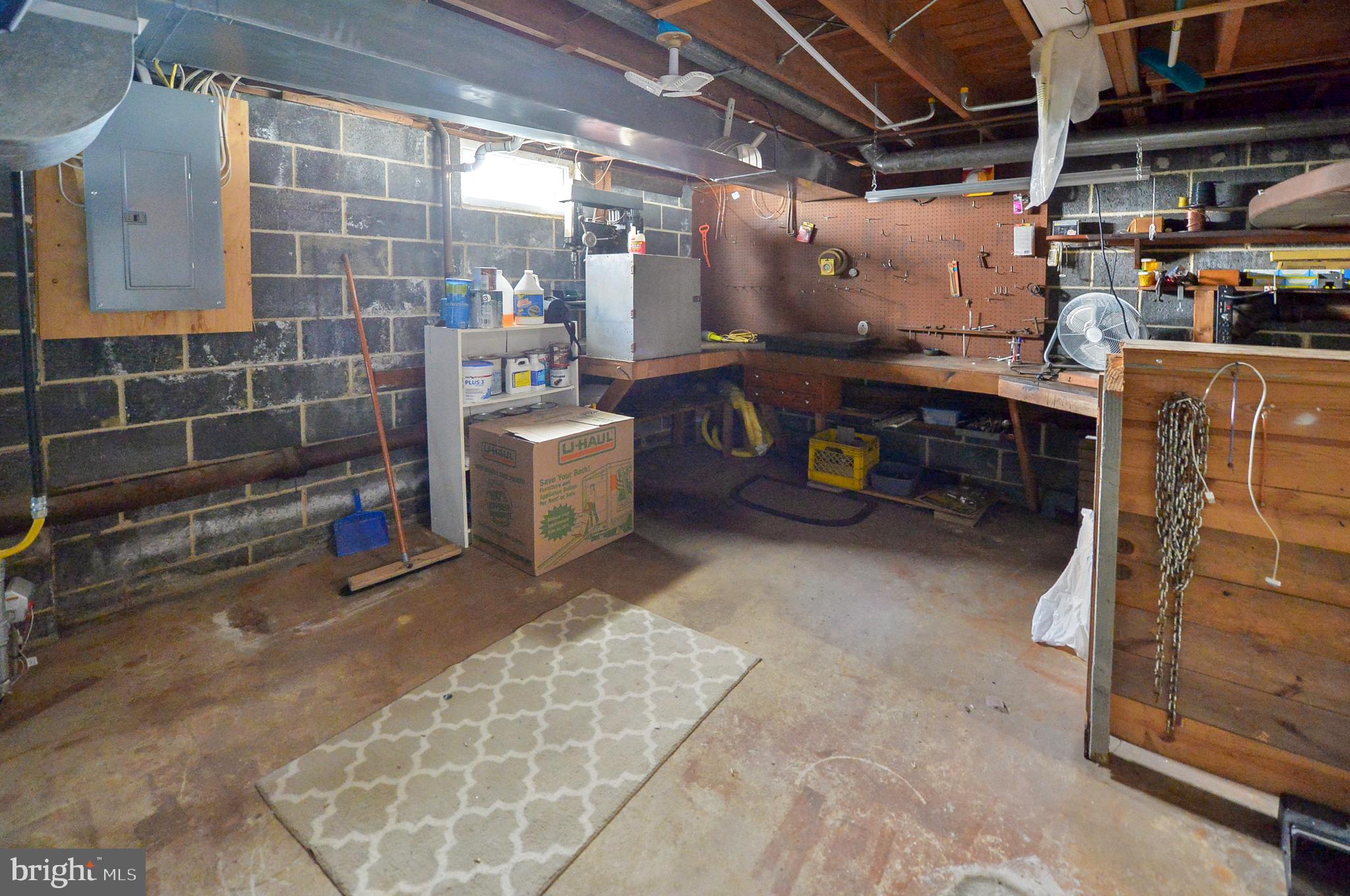 608 W HARRISON AVENUE