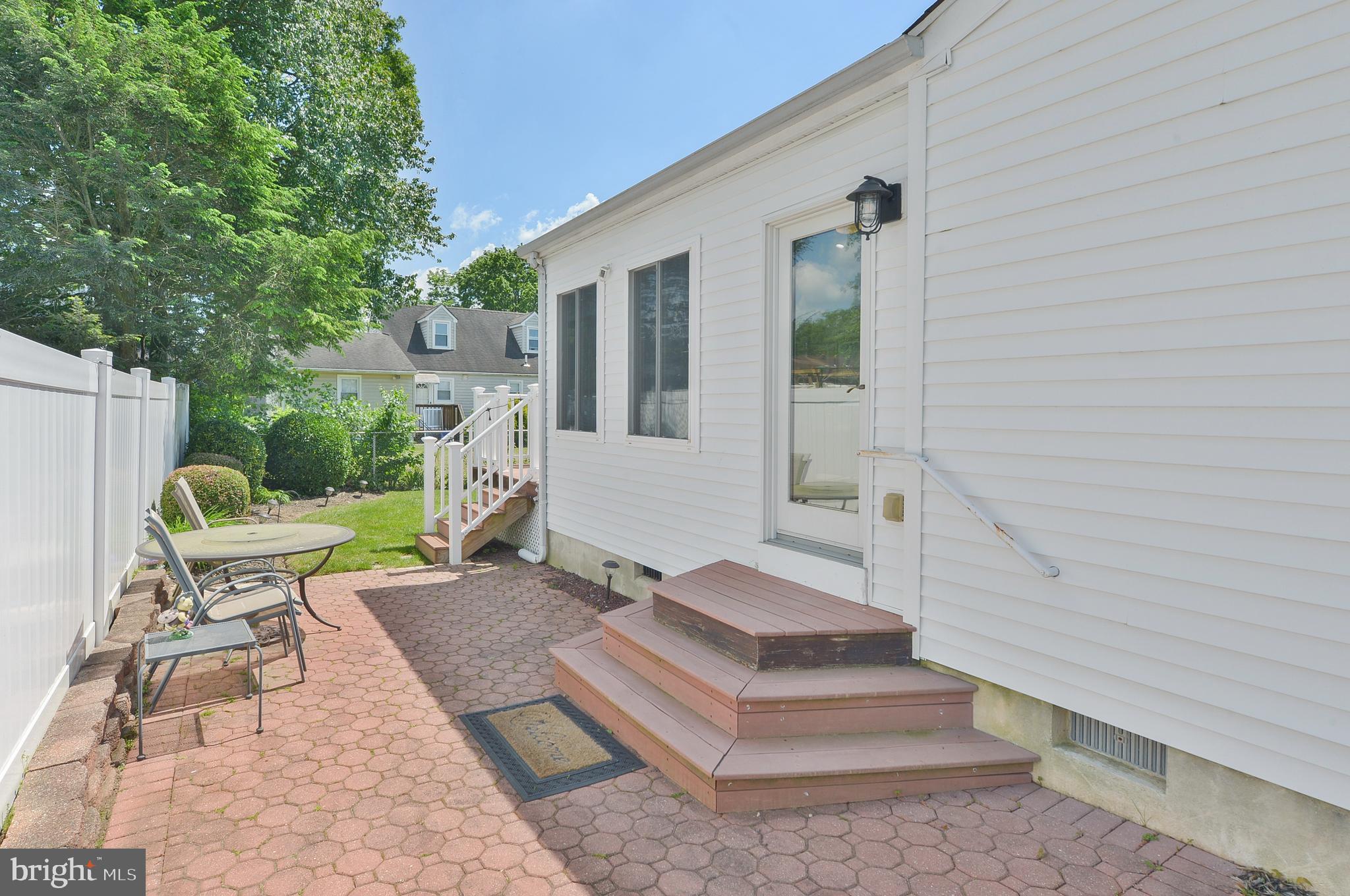 608 W HARRISON AVENUE