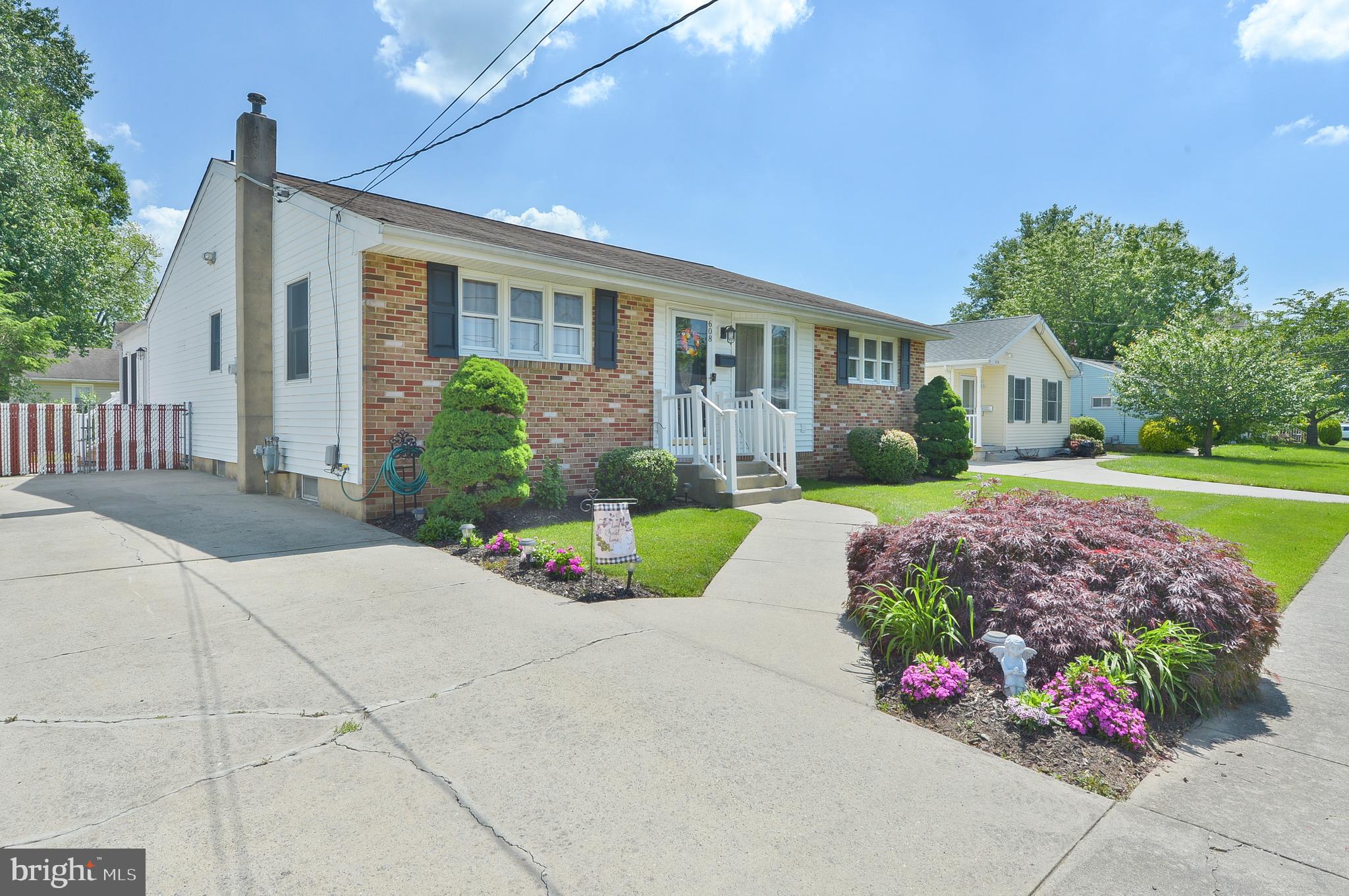 608 W HARRISON AVENUE