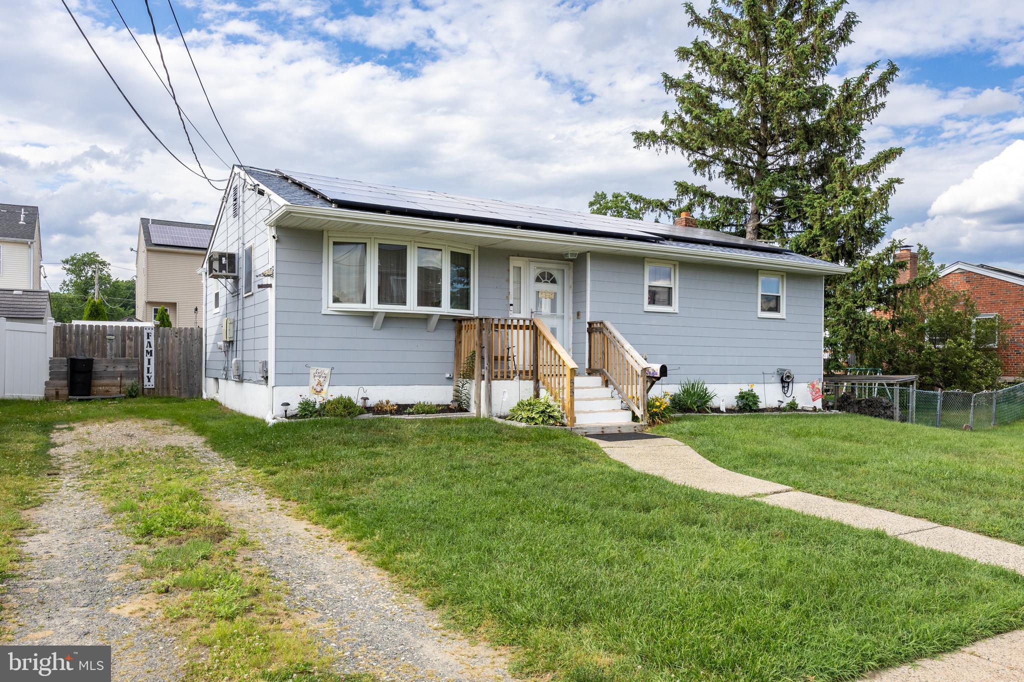 55 Bradley Ave