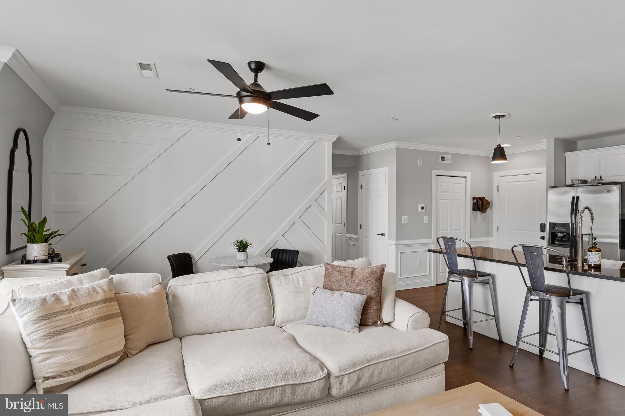 30 Kings Ct #305