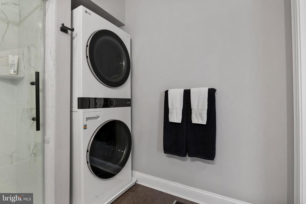 30 Kings Ct #305