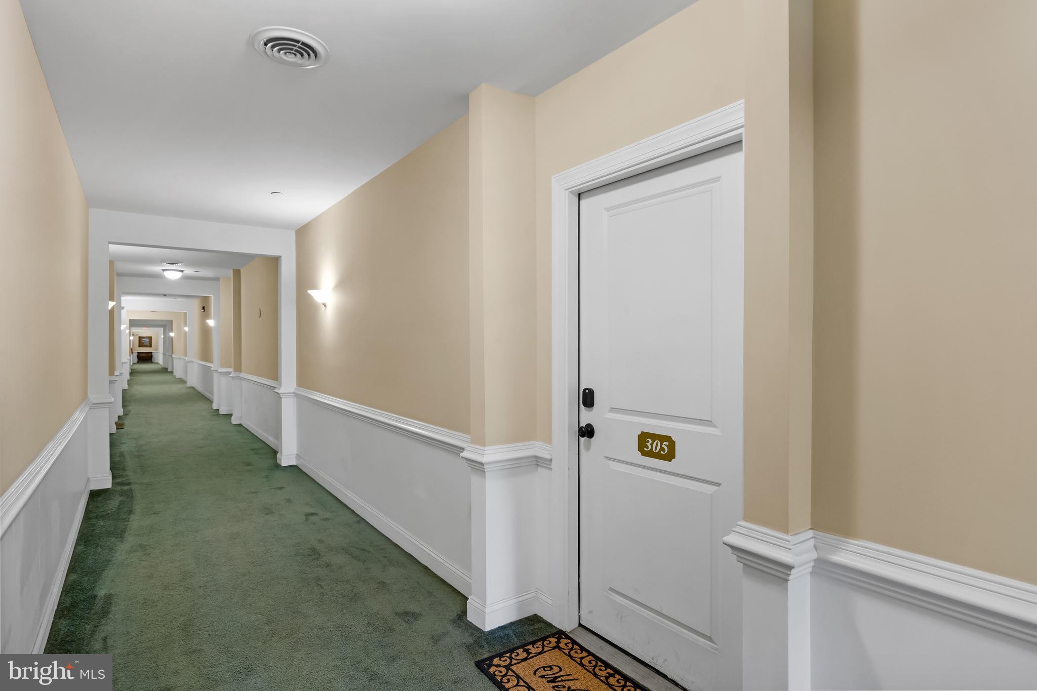 30 Kings Ct #305