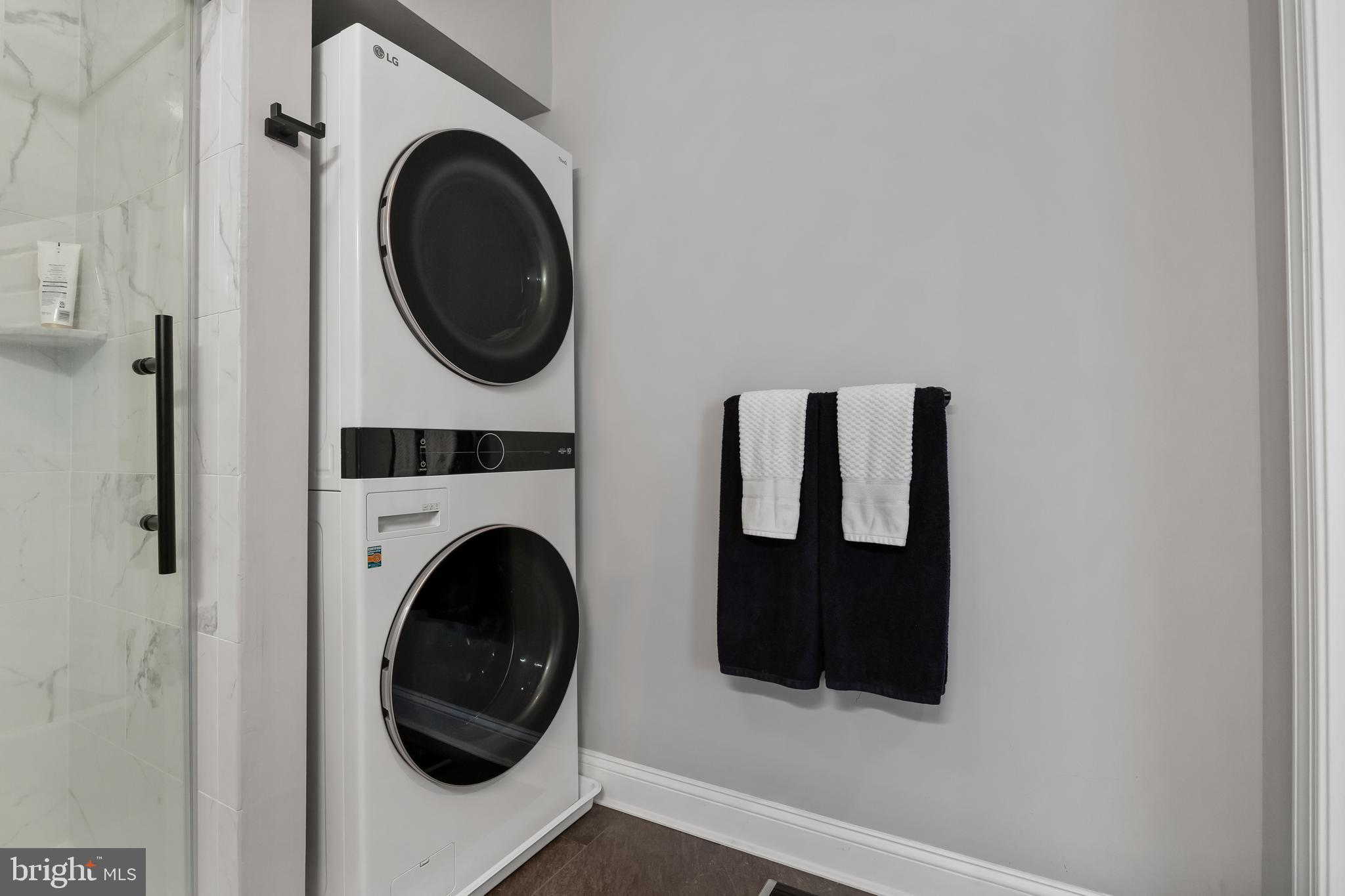 30 Kings Ct #305