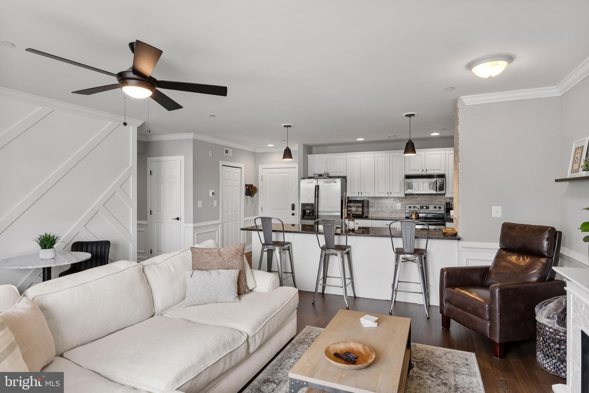 30 Kings Ct #305