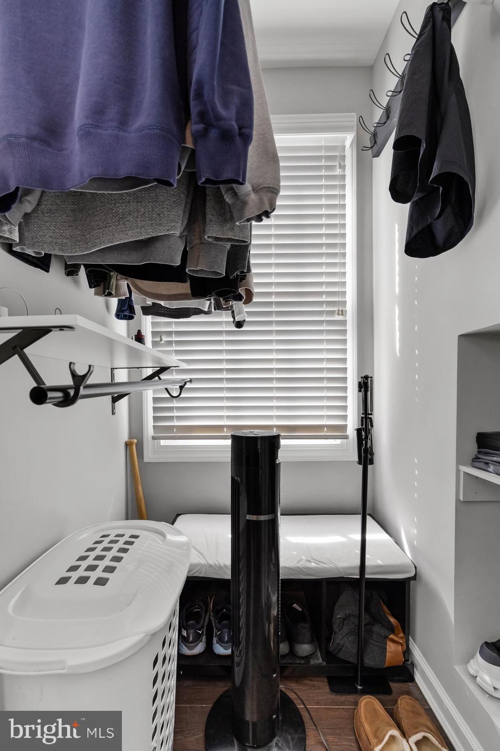 30 Kings Ct #305