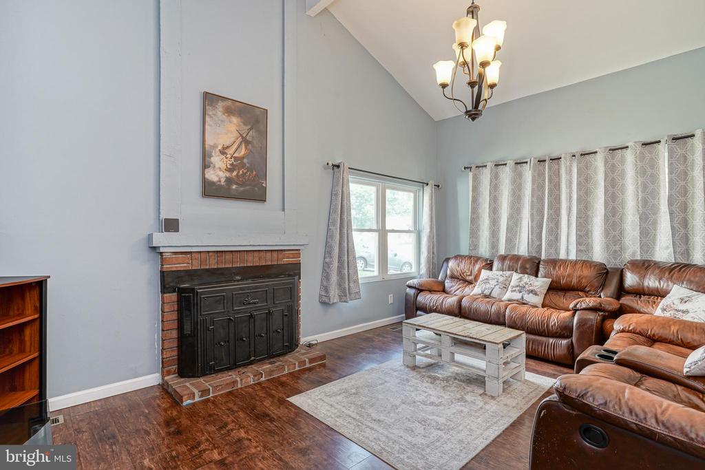 6 PITTMAN PLACE