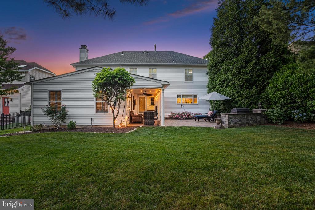 318 NEWTON COURT