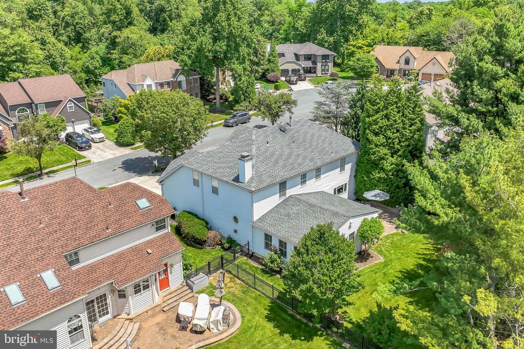 318 NEWTON COURT