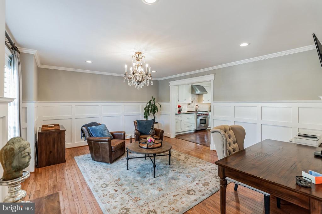 318 NEWTON COURT