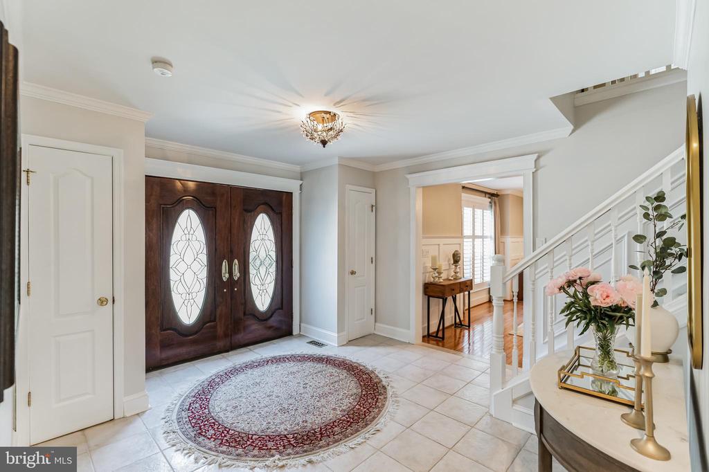 318 NEWTON COURT
