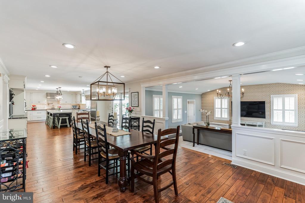 318 NEWTON COURT