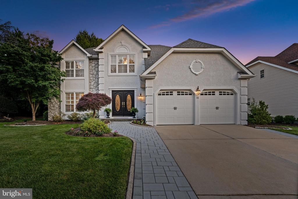 318 NEWTON COURT