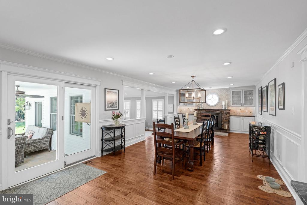 318 NEWTON COURT