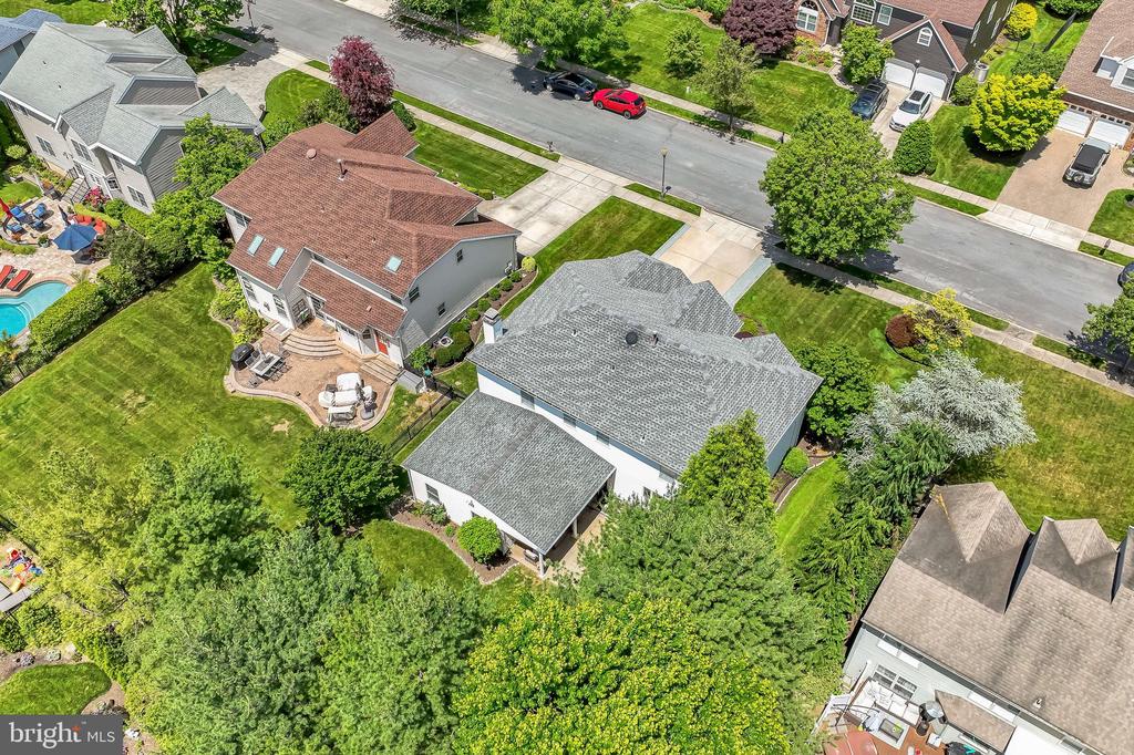 318 NEWTON COURT