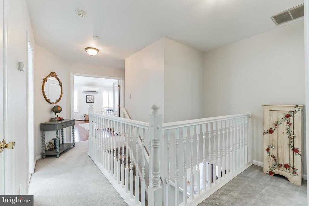 318 NEWTON COURT