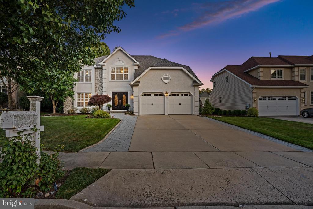 318 NEWTON COURT