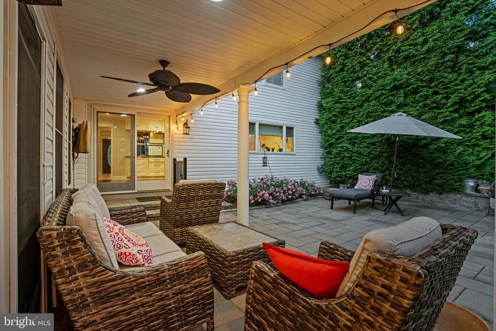 318 NEWTON COURT