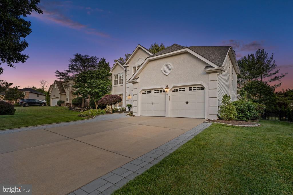 318 NEWTON COURT