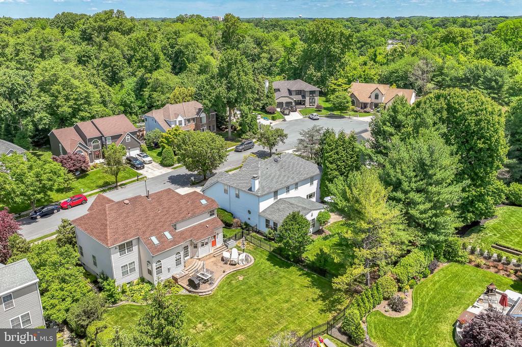 318 NEWTON COURT