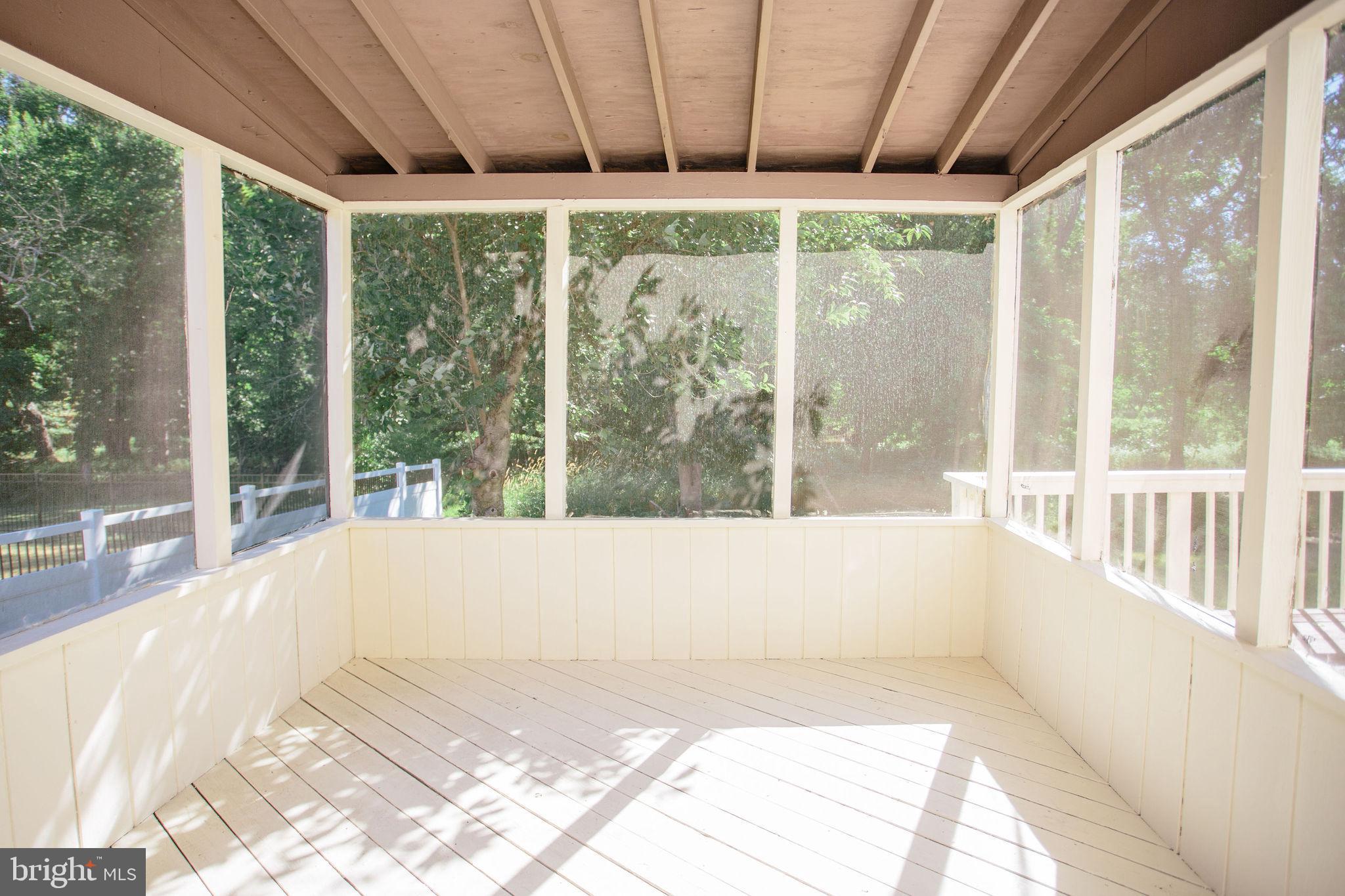 9 N GREEN ACRE DRIVE