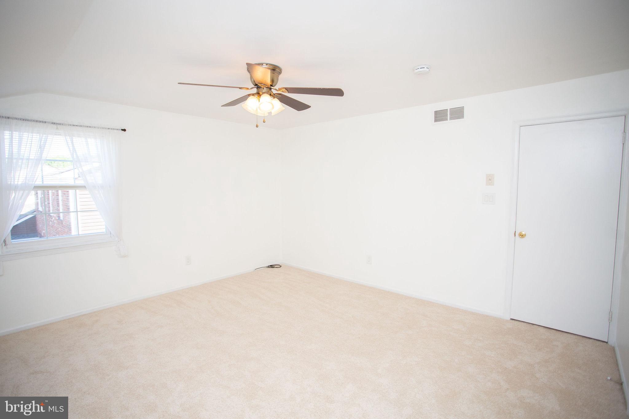 9 N GREEN ACRE DRIVE