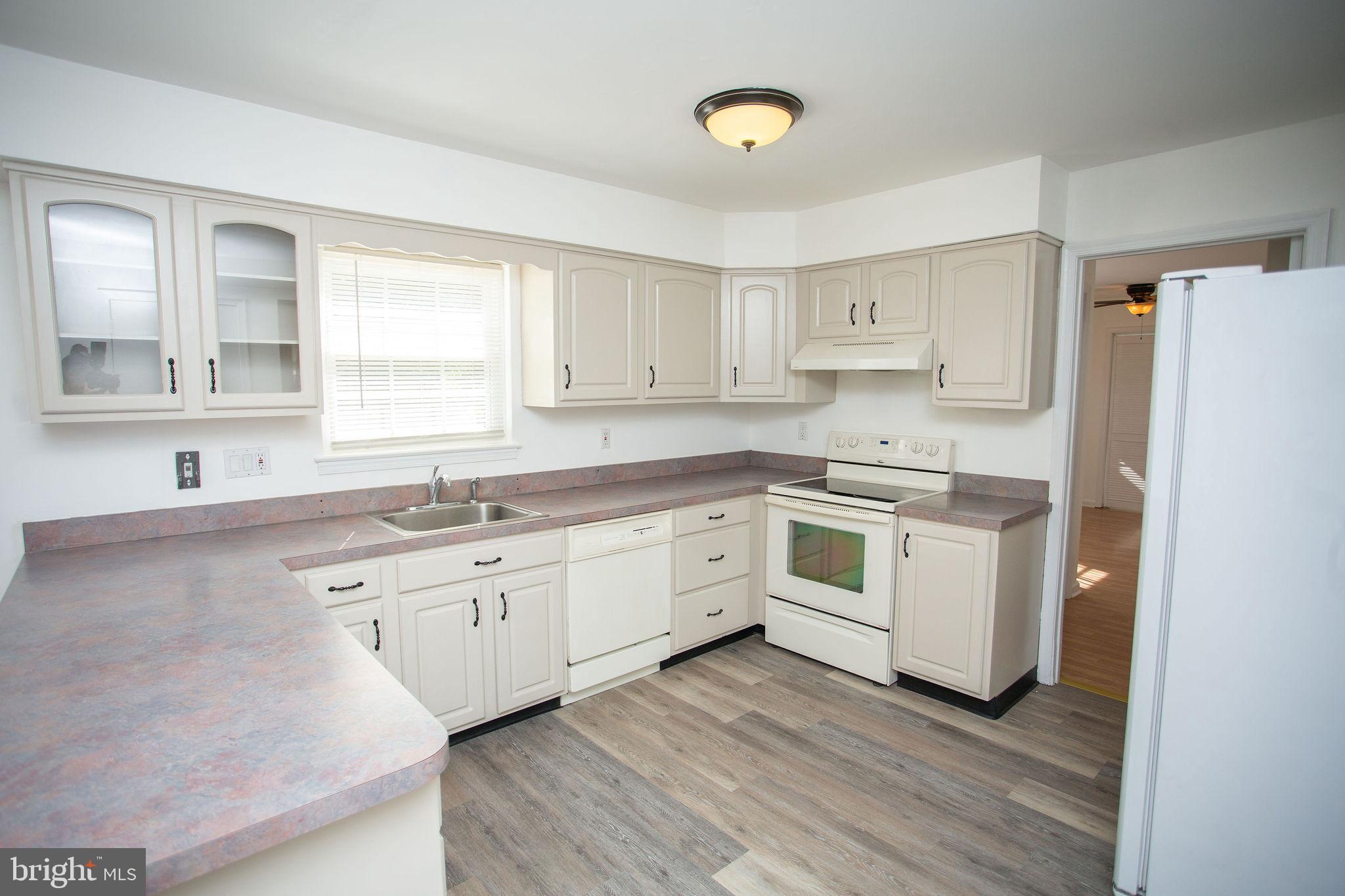 9 N GREEN ACRE DRIVE